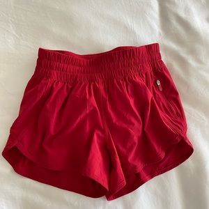 Lululemon track that shorts 3” size 6
